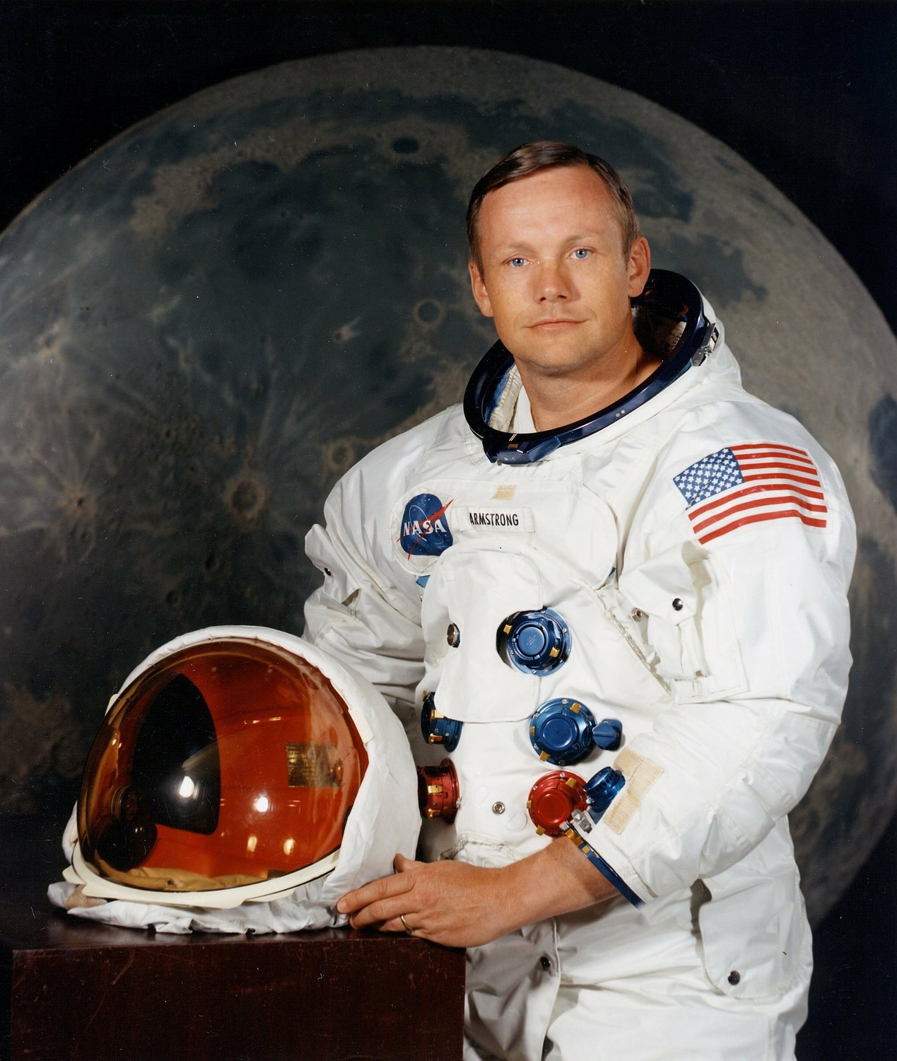 Neil Armstrong avaruuspuvussa